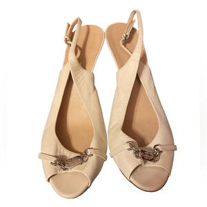 GUCCI WHITE LEATHER SLINGBACK CHAIN HEELS